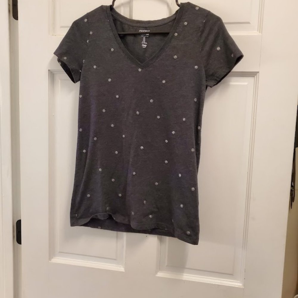 Gap Grey Gray Favorite T-Shirt with Silver Polka Dots Size Small